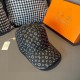 The new LV Louis Vuitton original single baseball capWith box cloth bag, LV Louis Vuitton new original single baseball cap, colorful jacquard, counter 11 open mold ordering, original canvas material   head layer cowhide,