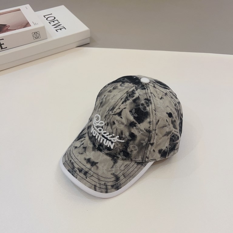 Louis Vuitton Baseball Cap LouisVuitton   new LV baseball cap, heavy duty, perfect splicing washed denim, high-end atmospheric