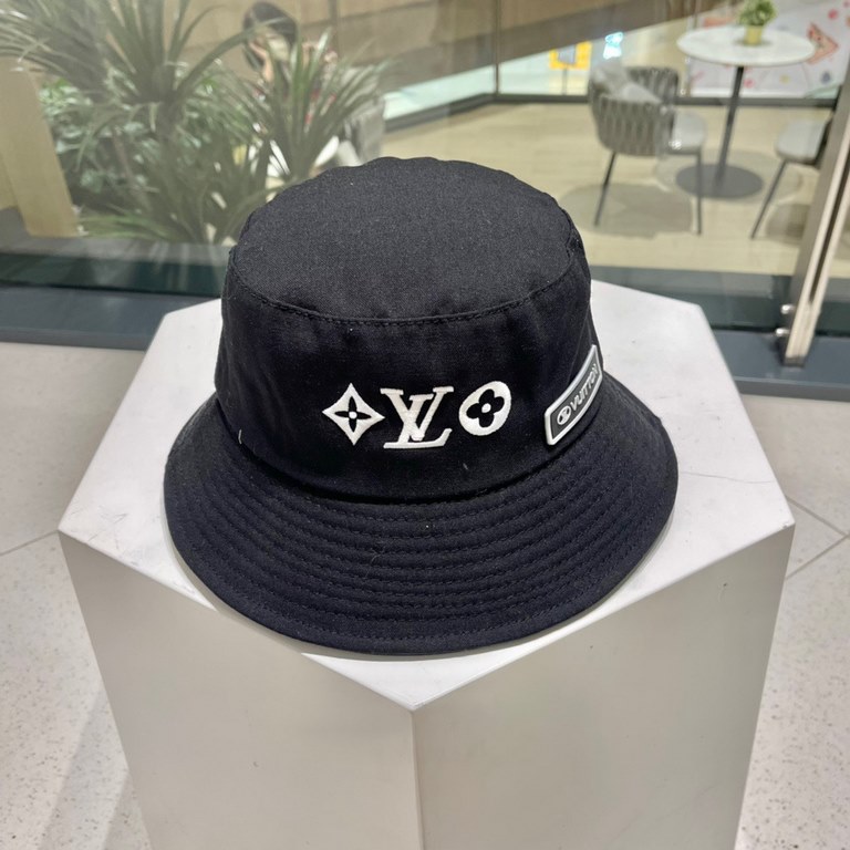 New! Louis Vuitton LouisVuitton high version of the new LV fisherman's hat, heavy construction of the leather label four-leaf clover   fisherman series high-end atmosphere, versatile models   men and women!