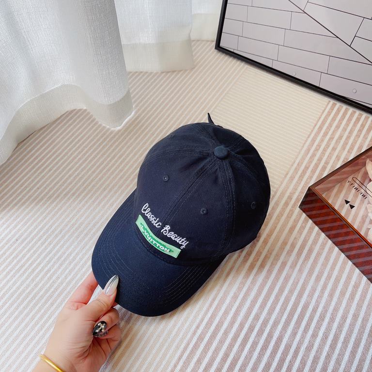 run LV .Embroidered baseball cap that bloggers love!Simple Korean English embroideryHipster's atmosphere sense of support burstHat shape is very satisfactory ~ also can be a huge matchThroughout the spring, summer, fall 