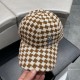 LV (Louis Vuitton) new original single baseball cap, old flower splicing, 11 open mold customized, original denim fabric   counter old flower leather, workmanship is meticulous and perfect, the quality is superb, the bas