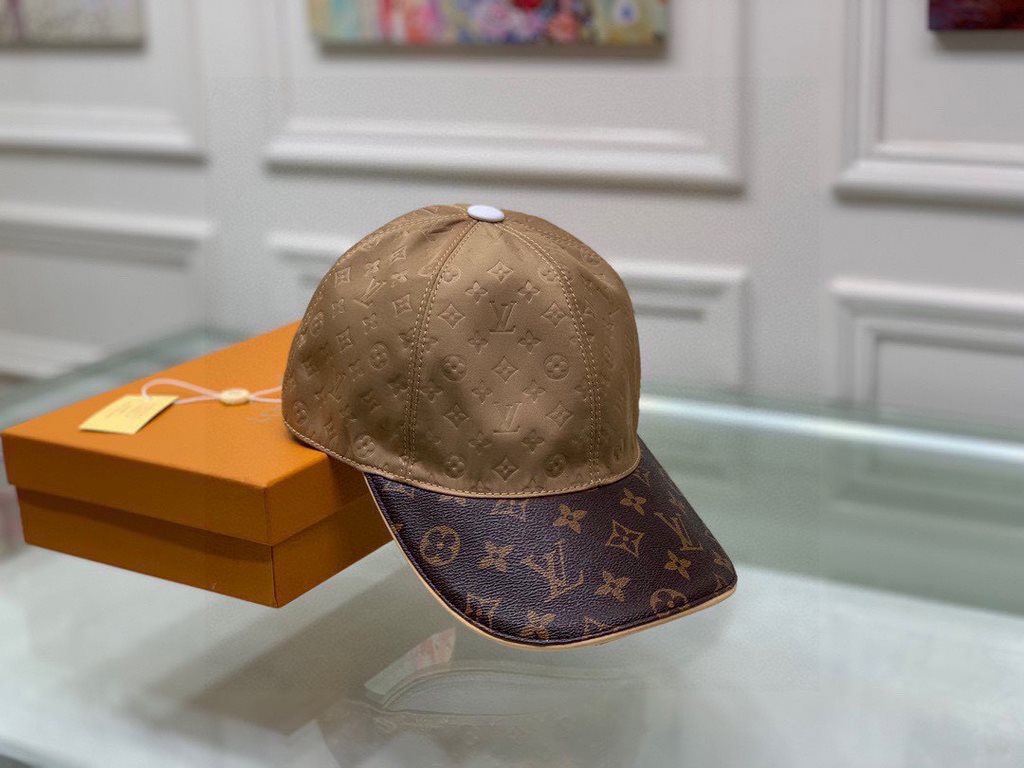 With box cloth bag, LV (Louis Vuitton) new original single baseball cap, old flower splicing, 11 open mold customized, the original printing satin fabric   counter old flower leather, workmanship is meticulous and perfec