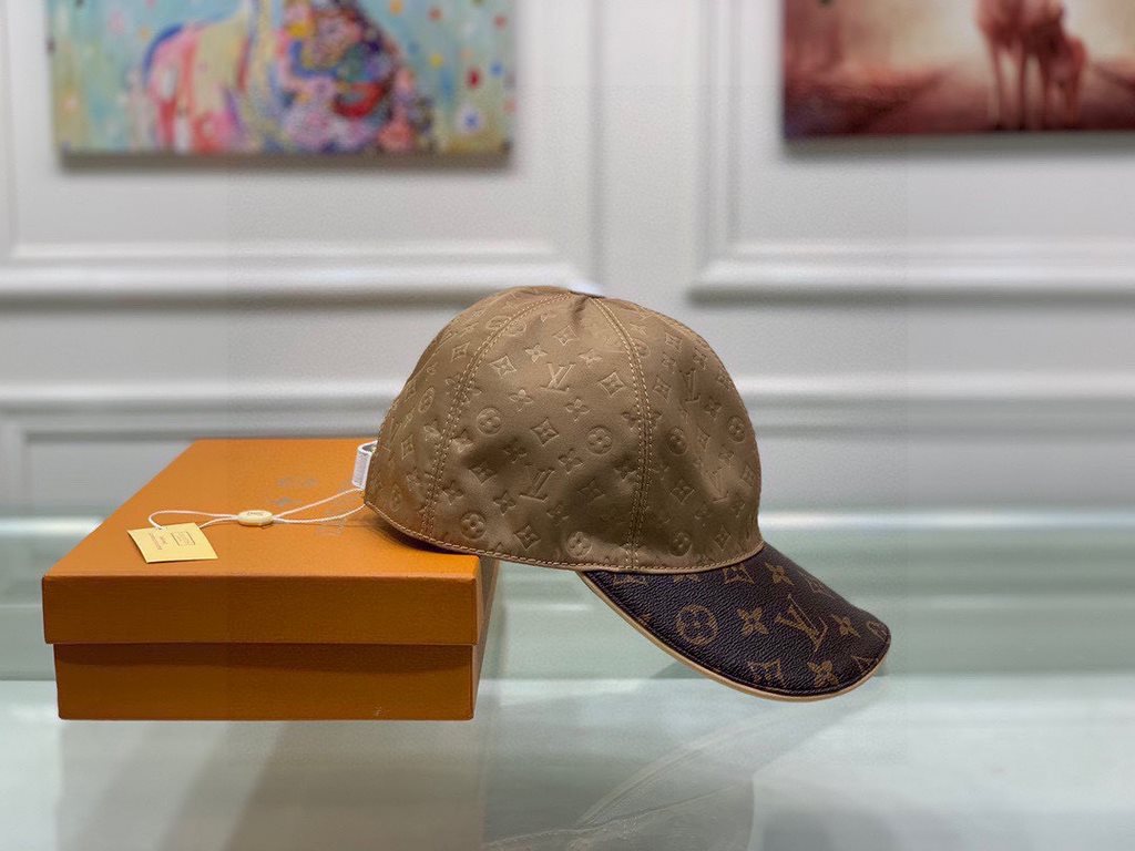 With box cloth bag, LV (Louis Vuitton) new original single baseball cap, old flower splicing, 11 open mold customized, the original printing satin fabric   counter old flower leather, workmanship is meticulous and perfec