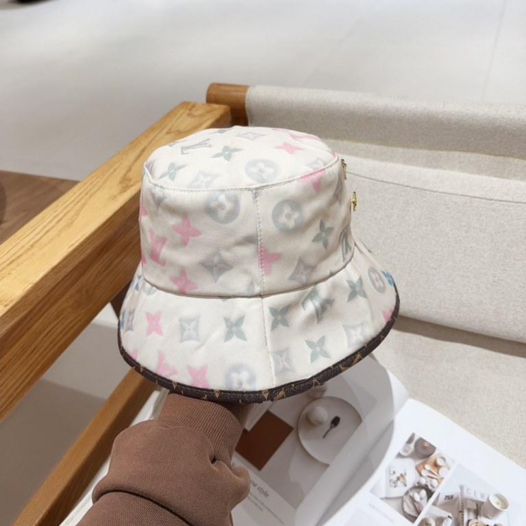 LV Louis Vuitton original single embroidered fisherman's hat counter hot models cotton lining, light and breathable. Perfect version of the grid accurate, original quality, exclusive physical shooting, men and women appl