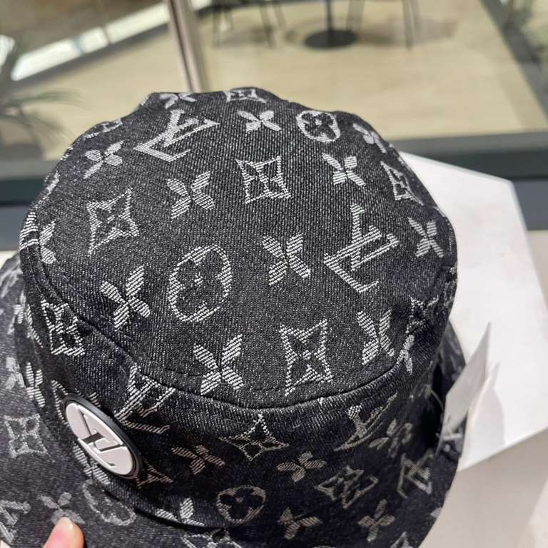 lv Louis Vuitton's latest patchwork denim fisherman's hat arrived    new fisherman's hat , novelty and fashion.