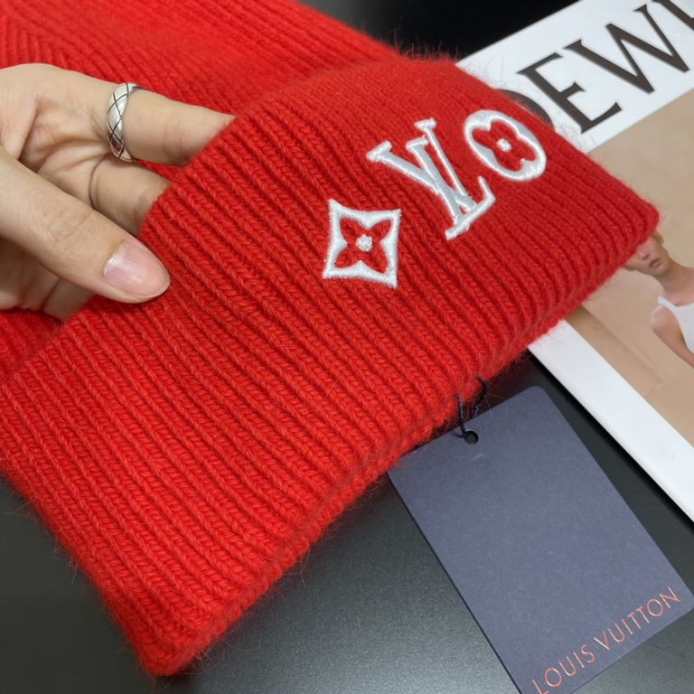 LV Louis Vuitton official website classic knit cap! Little red book hot selling explosive models! Wear a god! Men and women with the same models, thickened warmer, fashionable and popular   texture first-class, the best 