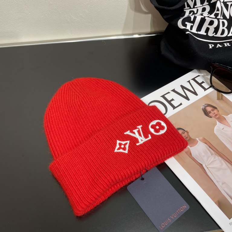 LV Louis Vuitton official website classic knit cap! Little red book hot selling explosive models! Wear a god! Men and women with the same models, thickened warmer, fashionable and popular   texture first-class, the best 