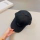 LV Louis Vuitton   official website embroidered version of the shipment, the classic baseball cap, a very classic classic, popular retro beauty, go out the must-have, very show the face is small!