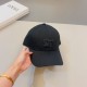 LV Louis Vuitton   official website embroidered version of the shipment, the classic baseball cap, a very classic classic, popular retro beauty, go out the must-have, very show the face is small!