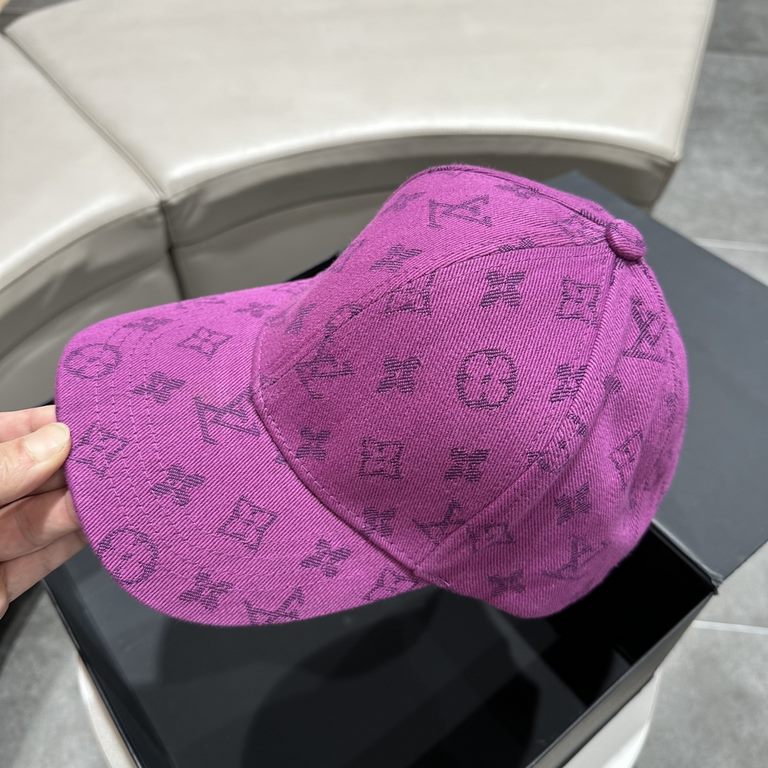 (LV Louis Vuitton) new full print logo pattern paragraph baseball cap, counter synchronization shipment, big name models super good with, hurry to get!