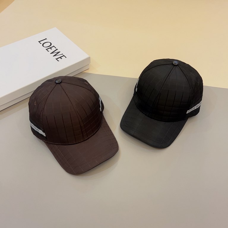 Louis Vuitton Baseball Cap LouisVuitton LV baseball cap, simple atmosphere, classic old flowers, men and women universal