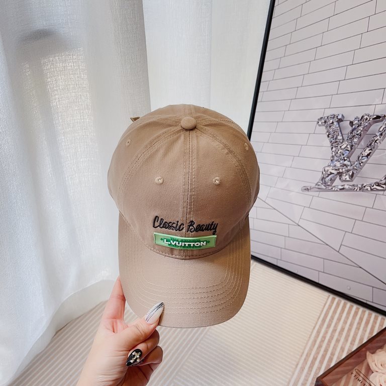 run LV .Embroidered baseball cap that bloggers love!Simple Korean English embroideryHipster's atmosphere sense of support burstHat shape is very satisfactory ~ also can be a huge matchThroughout the spring, summer, fall 