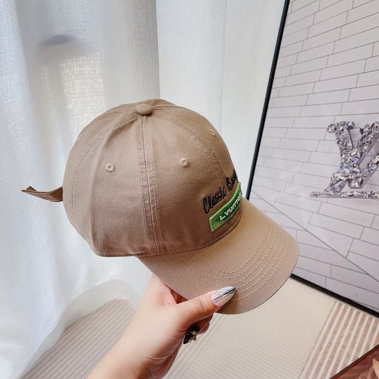 run LV .Embroidered baseball cap that bloggers love!Simple Korean English embroideryHipster's atmosphere sense of support burstHat shape is very satisfactory ~ also can be a huge matchThroughout the spring, summer, fall 