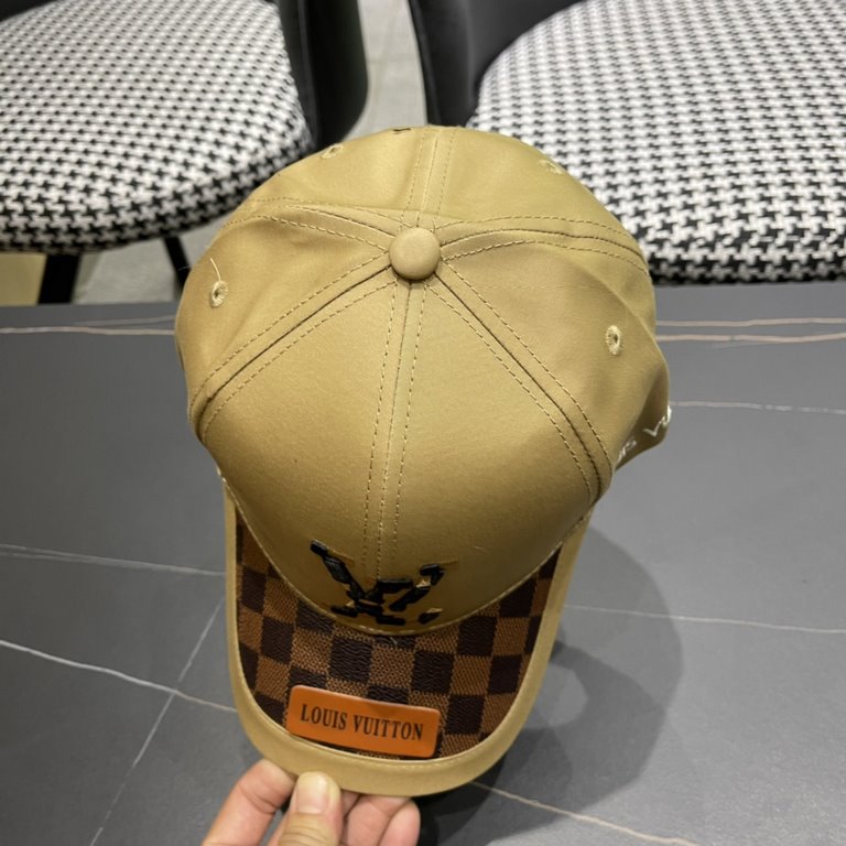 . LouiVuittonLV  Counter new Louis Vuitton home embroidered baseball cap, simple and generous Men and women universal sun hat.