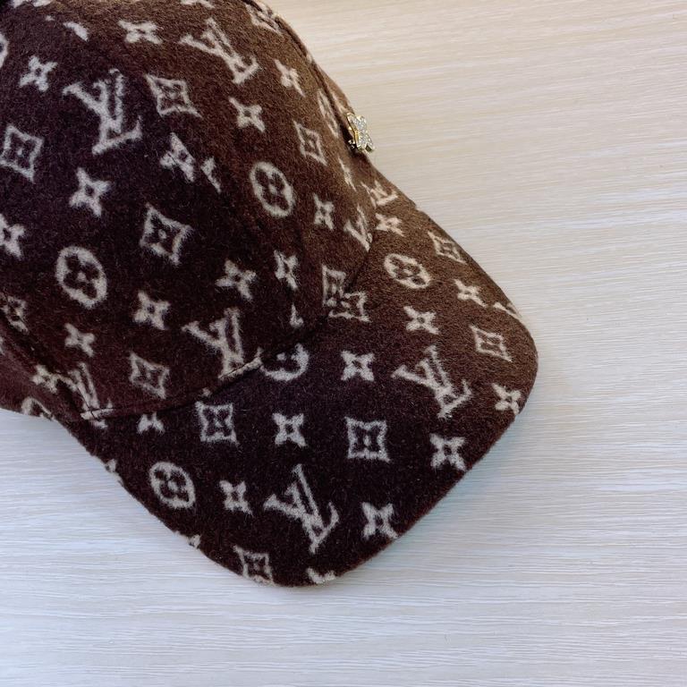 LV (Louis Vuitton) new duck tongue cap, tweed baseball cap, 100% wool fabric  % Haute Couture, head circumference 57cm