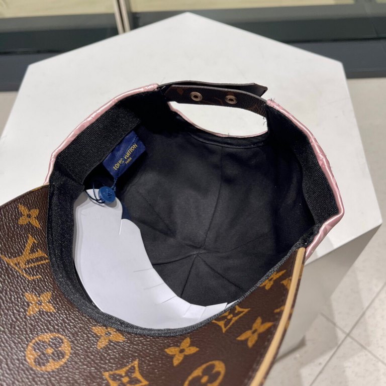 LV Louis Vuitton   official website high version of the baseball cap shipment, classic baseball cap, LOGO embroidery, very classic classic, popular retro beauty, available in all seasons, out of the must-have, very show 