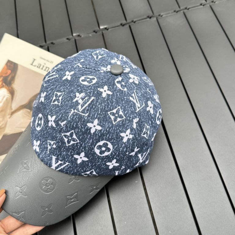 Louis Vuitton Baseball Cap LouisVuitton   New LV baseball cap, heavy construction   perfect old flowers, high-end atmosphere, versatile models   men and women!