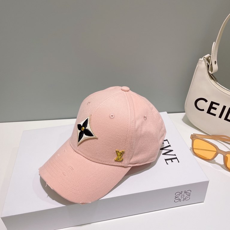 LV Louis Vuitton   official website high version of the shipment, the classic baseball cap, a very classic classic, popular retro beauty, available in all seasons, out of the must-have, very show a small face!