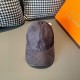 With box cloth bag, LV (Louis Vuitton) new original single baseball cap, Lv silkscreen, counter 11 open mold customized, original custom fabric   head layer cowhide, cotton lining, light and breathable! Awesome quality, 