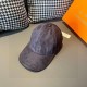 With box cloth bag, LV (Louis Vuitton) new original single baseball cap, Lv silkscreen, counter 11 open mold customized, original custom fabric   head layer cowhide, cotton lining, light and breathable! Awesome quality, 