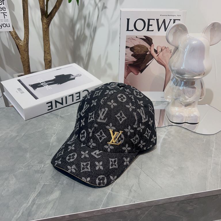 Louis Vuitton LV   new grinding edge washed blue baseball cap, casual versatile Japanese system do old retro cowboy duck tongue cap, men and women with the same models