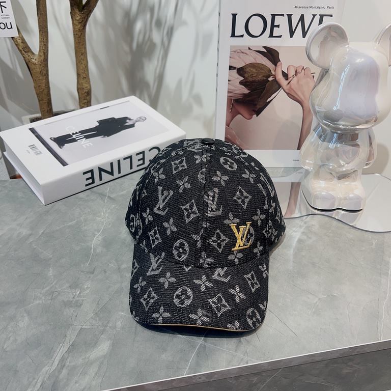 Louis Vuitton LV   new grinding edge washed blue baseball cap, casual versatile Japanese system do old retro cowboy duck tongue cap, men and women with the same models