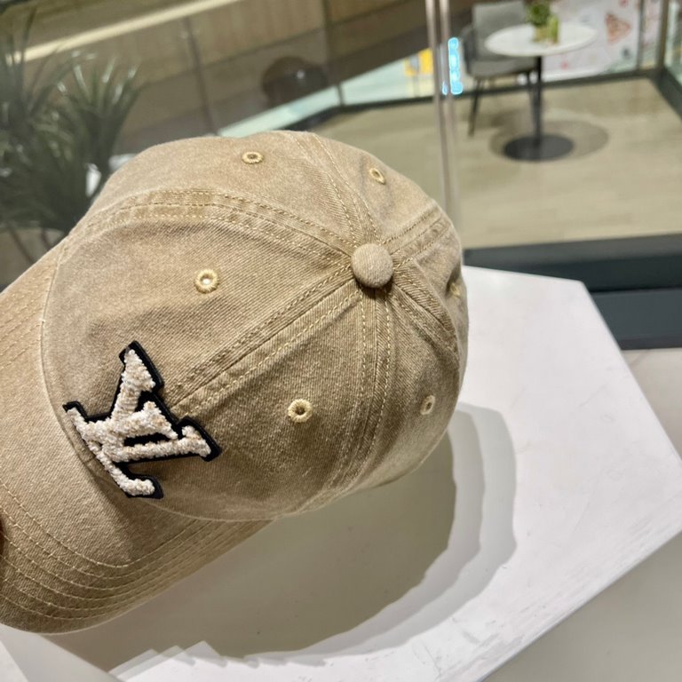 LV baseball cap   2023 new Louis Vuitton baseball cap   fire shipments, versatile single product   casually with a good look Quality is superb   fashionable versatile