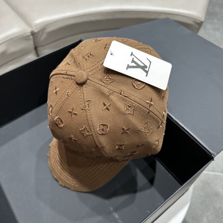 LV Louis Vuitton] new full print logo pattern paragraph baseball cap, counter synchronization shipment, big name models super good with, hurry to get!