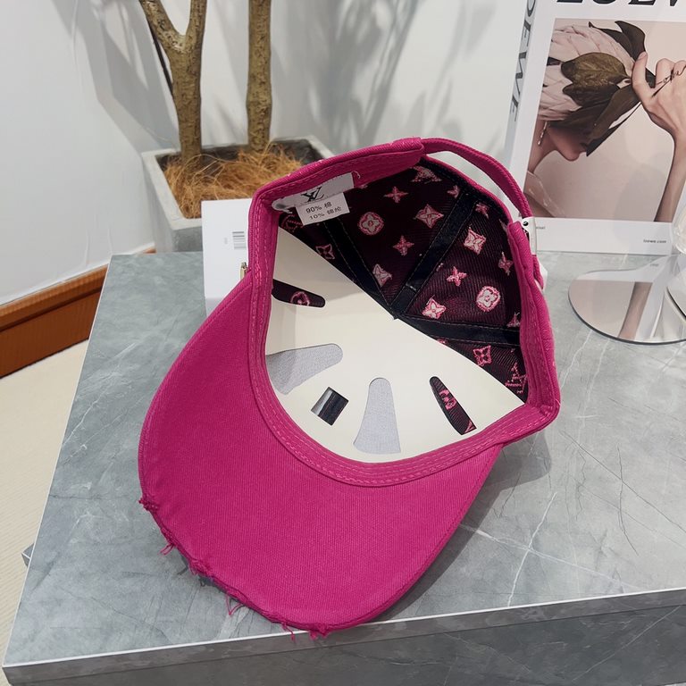 Louis Vuitton LV   Milan counter new hat female foreign full embroidery baseball cap, show face small shade sun protection