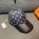 LV (Louis Vuitton) new original single baseball cap.With box cloth bag, LV (Louis Vuitton) new original single baseball cap, cowhide splicing, 11 open mold customized, original denim fabric, workmanship is meticulous and