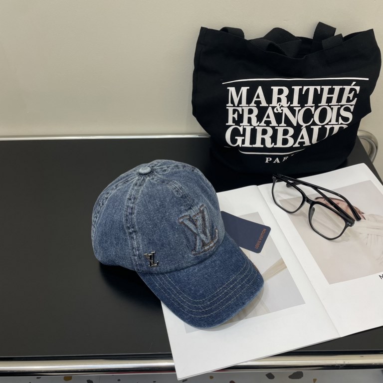 With dust bag LV (Louis Vuitton) original single baseball cap, washed denim, counter 11 open mold customized, original denim fabric   head layer cowhide, lightweight and breathable! Awesome quality, base head circumferen