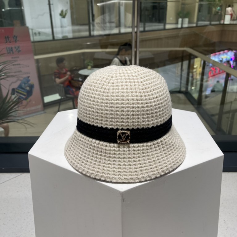 LouisVuitton LV Louis Vuitton   new fall and winter fisherman hat children Korean version of the fashion wild warm knitted bucket hat small fragrant wind show face small pot hat