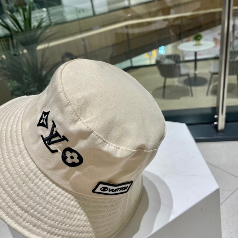 New! Louis Vuitton LouisVuitton high version of the new LV fisherman's hat, heavy construction of the leather label four-leaf clover   fisherman series high-end atmosphere, versatile models   men and women!