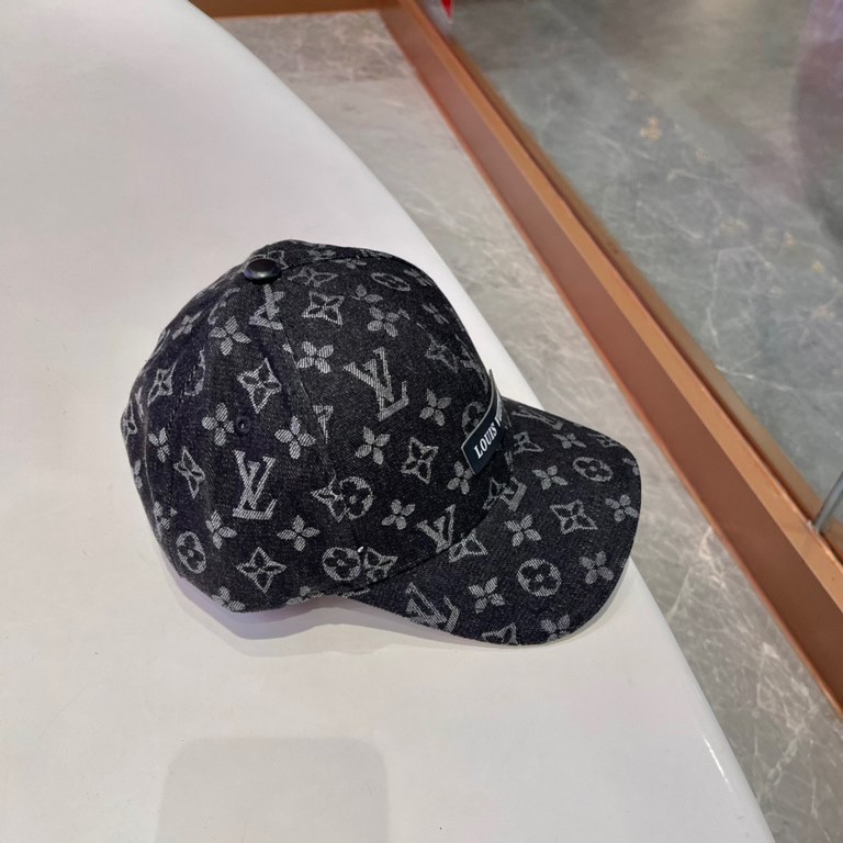 LV2023 new denim baseball cap, fisherman's cap   waited for centuries   finally waited for this baseball cap. Denim fabric, very resistant to dirt. Embroidered logo jacquard pattern, very nice   adjustable at the back.