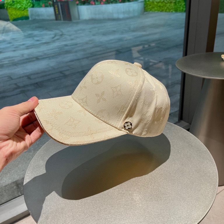 Louis Vuitton baseball cap LouisVuitto 2023 spring and summer new LV baseball cap Simple high-end atmosphere, versatile models   men and women universal