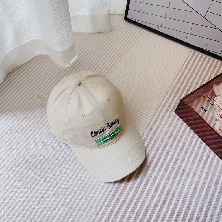 run LV .Embroidered baseball cap that bloggers love!Simple Korean English embroideryHipster's atmosphere sense of support burstHat shape is very satisfactory ~ also can be a huge matchThroughout the spring, summer, fall 