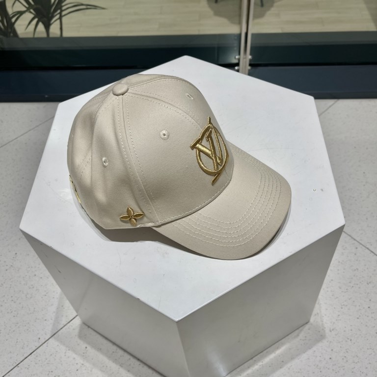 Louis Vuitton   LV baseball cap  , simple atmosphere full of personality Exquisite embroidery design Full of fashion sense   This hat is definitely worth getting!