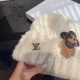 Special  LV Louis Vuitton Plush Knit HatThe plush knit hat that everyone should have!It's so, so easy to mix and match with your clothes.Good texture, no pilling is my basic requirement for a hat.It's good looking but no