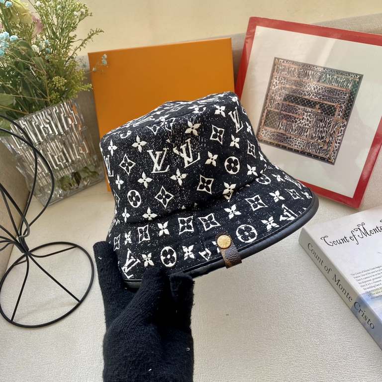 LV printed fisherman's hatFour colors in stock, high quality high version