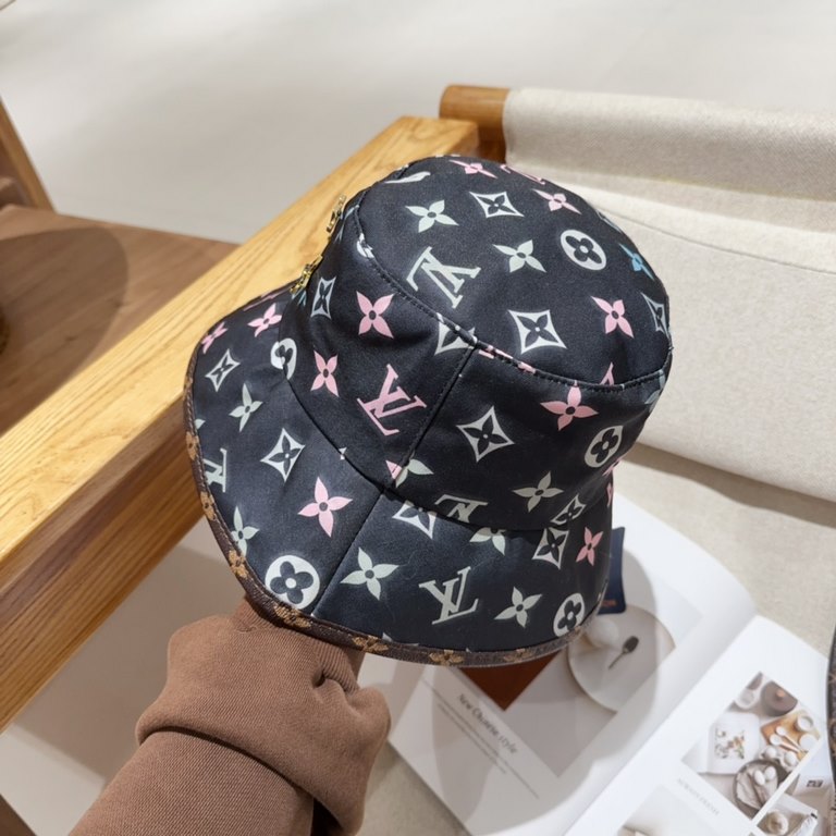 LV Louis Vuitton original single embroidered fisherman's hat counter hot models cotton lining, light and breathable. Perfect version of the grid accurate, original quality, exclusive physical shooting, men and women appl