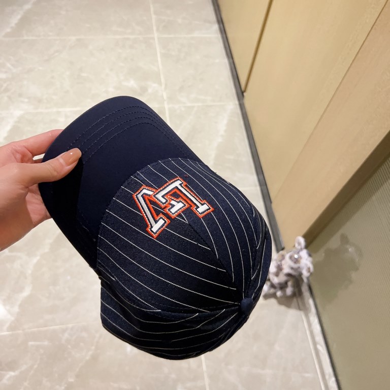 with dust bag [LV Louis Vuitton] 2023 new embroidered denim colorblocking baseball cap, new shipments, big name models are super good with, hurry up and get it!