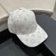 (LV Louis Vuitton) new full print logo pattern paragraph baseball cap, counter synchronization shipment, big name models super good with, hurry to get!