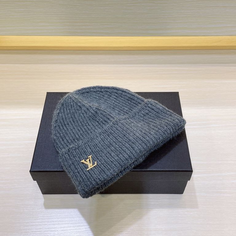 Lv official website knit capVery versatile Men and women universal pro can look at the details, neat workmanship Breathable and comfortable, using imported wool material! Hipster must have!