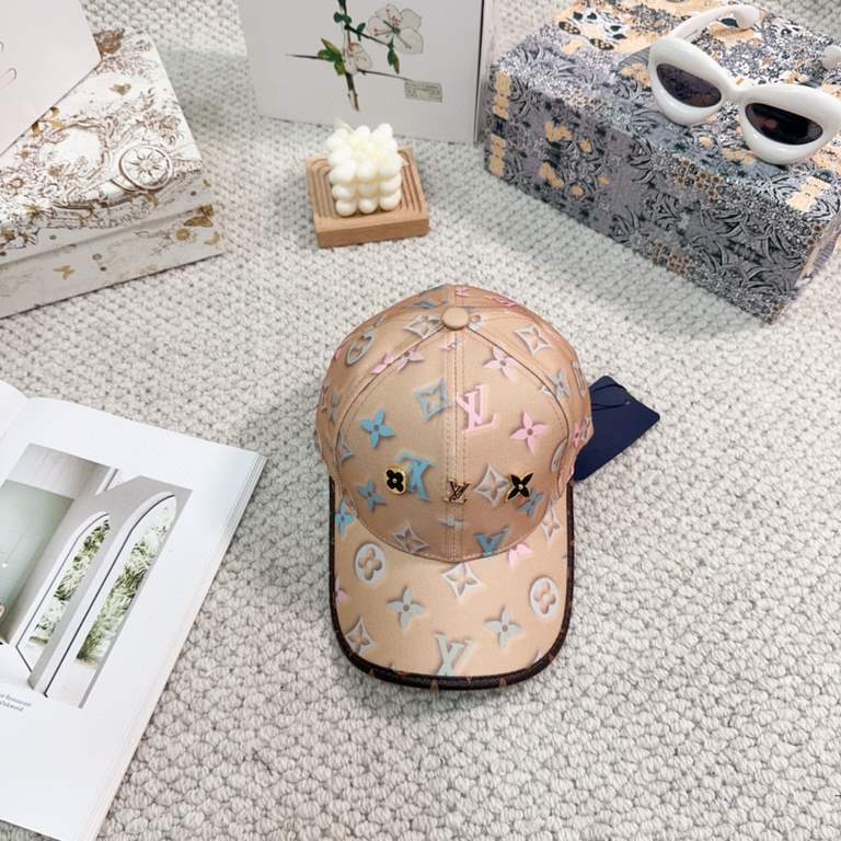 LV Louis Vuitton original single embroidered baseball cap Counter hot models cotton lining, lightweight and breathable. Perfect version of the grid accurate, original quality, exclusive physical shooting, men and women a