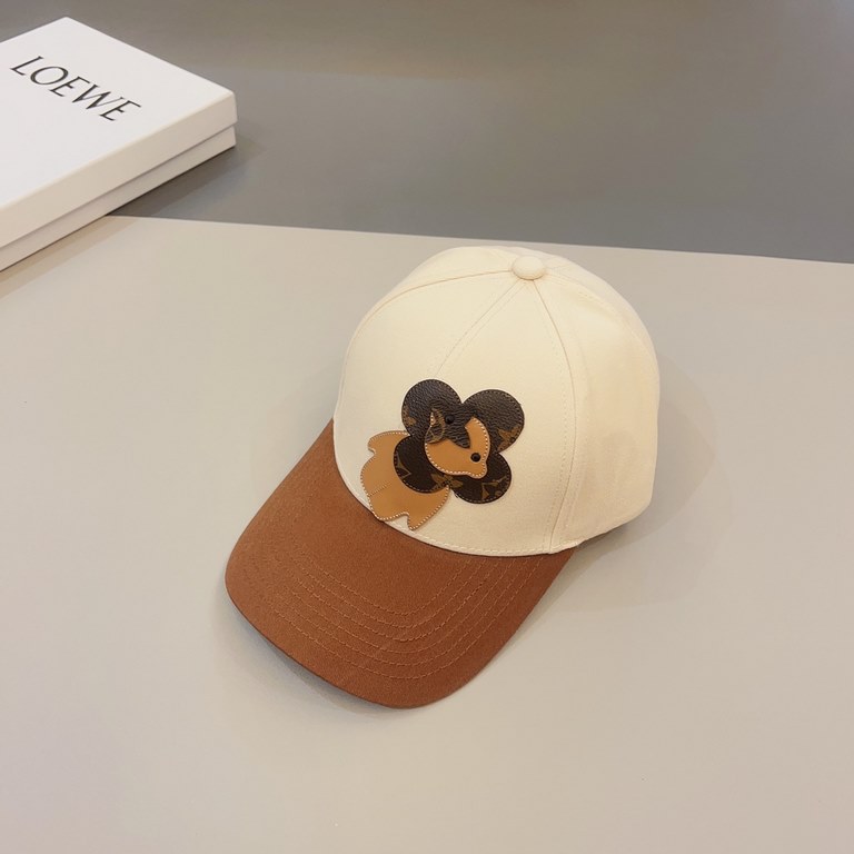 LV Louis Vuitton, the latest pattern on the official website, high version of the shipment, the classic baseball cap, a very classic classic, go out the must-have, very show face small