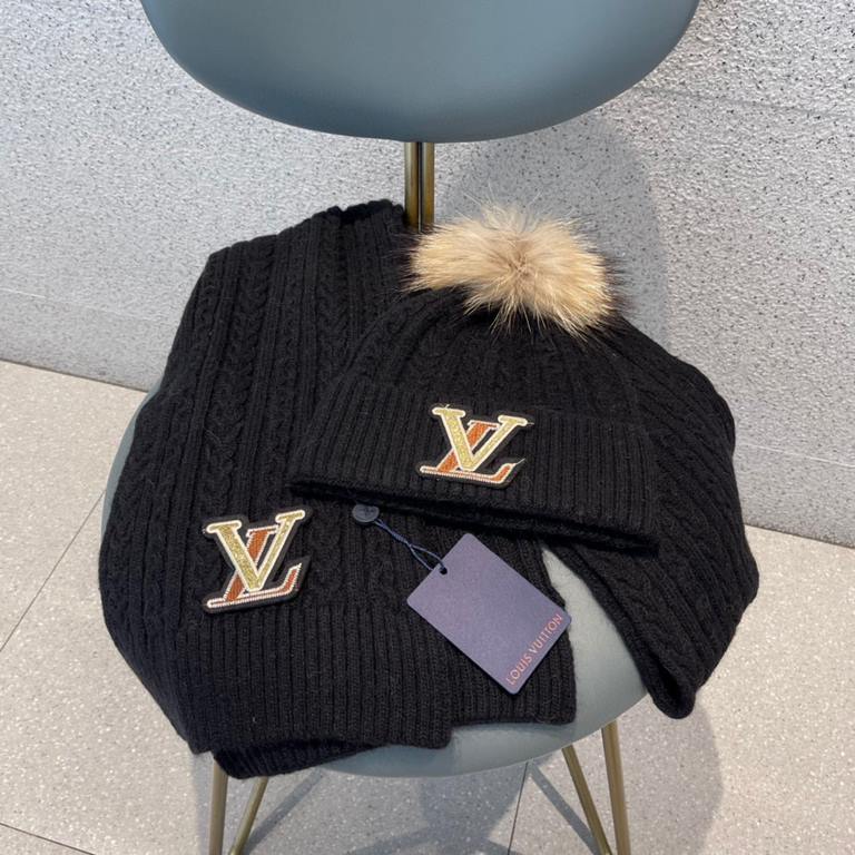 LV set [wool scarf hat set] hat  scarf with 15 centimeters raccoon ball hair. Warm da super comfortable ~ winter young lady little brother ageing magic weapon oh ~ this winter you are just short of such a set of suit hat