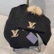 LV set [wool scarf hat set] hat  scarf with 15 centimeters raccoon ball hair. Warm da super comfortable ~ winter young lady little brother ageing magic weapon oh ~ this winter you are just short of such a set of suit hat