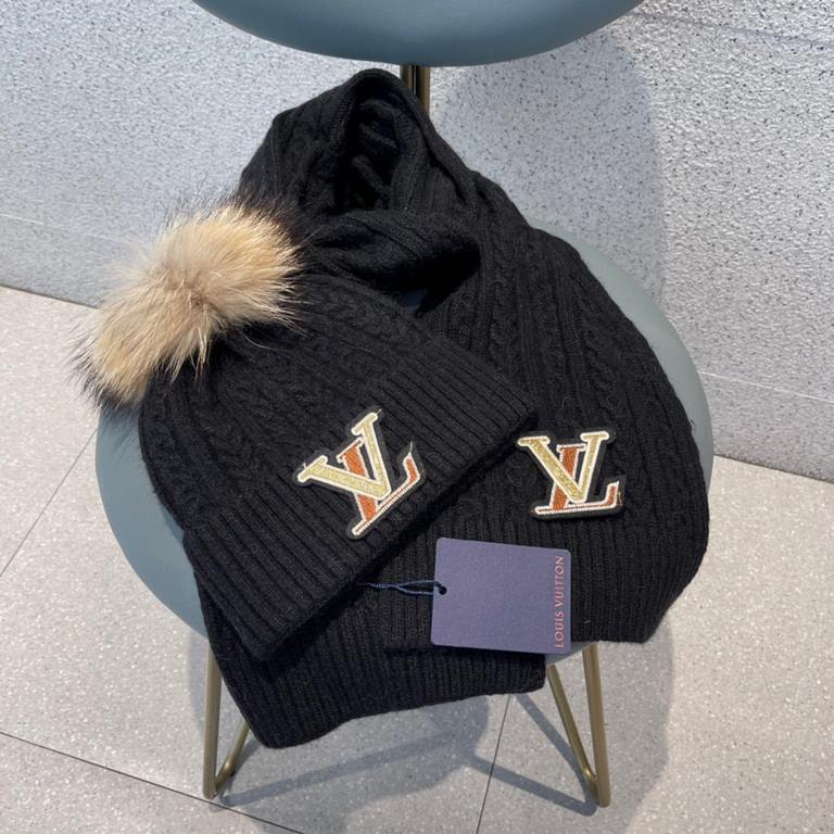 LV set [wool scarf hat set] hat  scarf with 15 centimeters raccoon ball hair. Warm da super comfortable ~ winter young lady little brother ageing magic weapon oh ~ this winter you are just short of such a set of suit hat