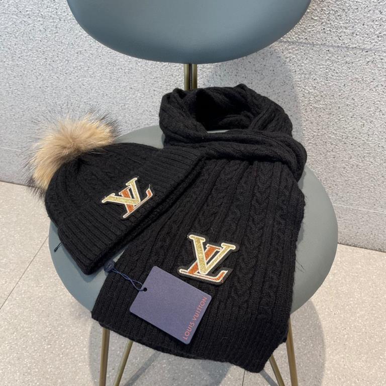 LV set [wool scarf hat set] hat  scarf with 15 centimeters raccoon ball hair. Warm da super comfortable ~ winter young lady little brother ageing magic weapon oh ~ this winter you are just short of such a set of suit hat