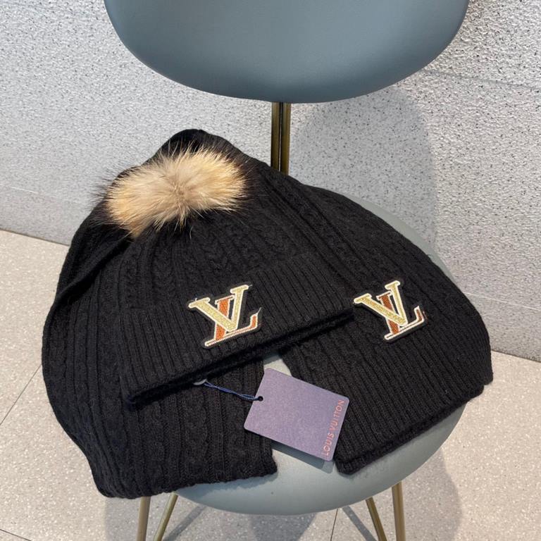 LV set [wool scarf hat set] hat  scarf with 15 centimeters raccoon ball hair. Warm da super comfortable ~ winter young lady little brother ageing magic weapon oh ~ this winter you are just short of such a set of suit hat